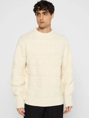 Sweter Minimum
