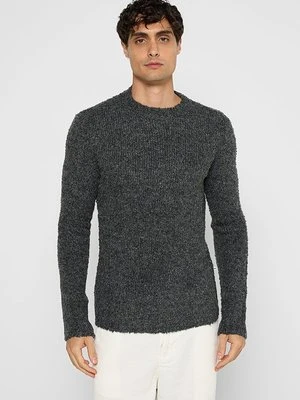 Sweter Minimum
