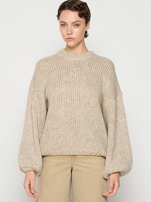 Sweter MUNTHE mleczny