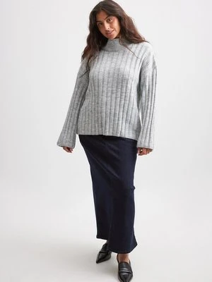 Sweter NA-KD