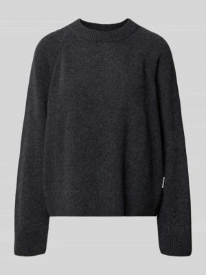 Sweter o kroju loose fit z czystej wełny ARMEDANGELS Antracytowy