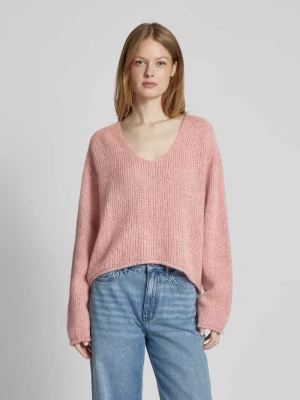 Sweter o kroju oversized z wełny z fakturowanym wzorem model ‘SOMAIJA’ drykorn