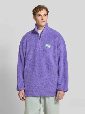 sweter o kroju oversized ze stójką model 'HOKTOWN' American Vintage Purpurowy