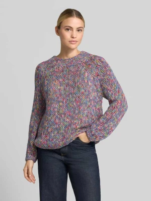 Sweter o kroju regular fit z dodatkiem żywej wełny w imitacji dzianiny Rich & Royal Królewski niebieski