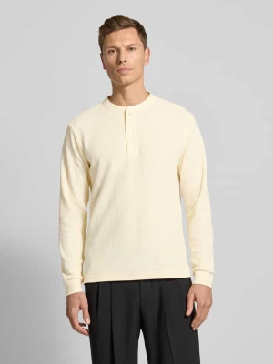 Sweter o kroju regular fit z listwą guzikową model ‘Kilano’ drykorn