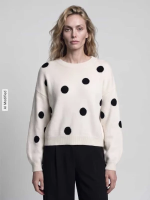 sweter o kroju regular fit z okrągłym dekoltem model 'RICA' Only Écru