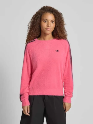 Sweter o kroju regular fit z wyhaftowanym logo model ‘Holiday’ adidas Originals