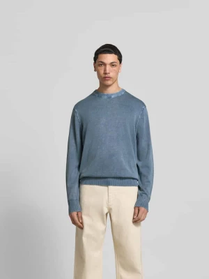 Sweter o kroju relaxed fit w wyglądzie dzianiny ANNARR Błękitny