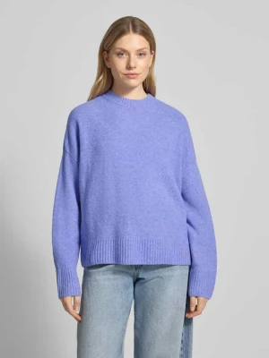 Sweter o kroju relaxed fit z dodatkiem wełny model ‘BOOM’ Vero Moda