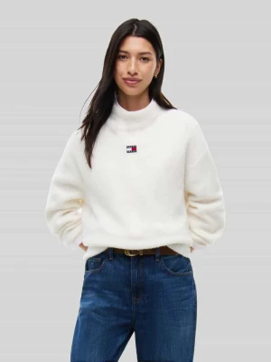 Sweter o kroju relaxed fit z domieszką wełny z alpaki Tommy Jeans Biały