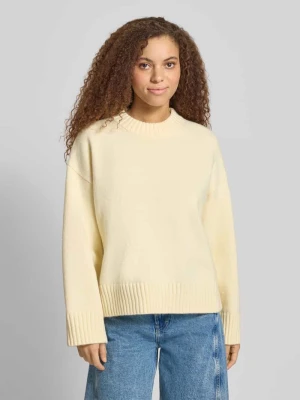 Sweter o luźnym kroju w wyglądzie dzianiny Gina Tricot