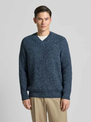 Sweter o kroju shaped fit z dzianiny z mieszanki żywej wełny model ‘KARINET’ Boss Orange