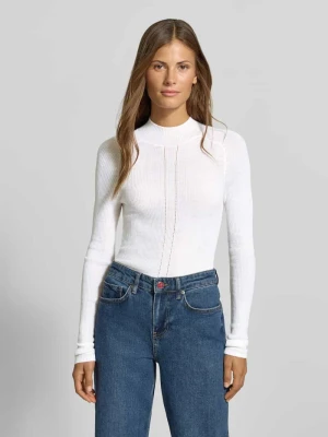 Sweter o kroju slim fit z dodatkiem wełny MYON Złamany biały