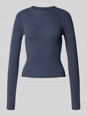 Sweter o kroju slim fit z dzianiny z mieszanki wiskozy model ‘MIRA’ Pieces