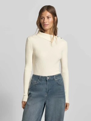 Sweter o kroju slim fit z mieszanki wiskozy w imitacji dzianiny MYON Złamany biały