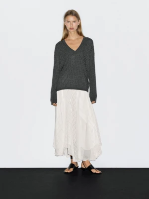 Sweter O Splocie Warkoczowym Z Dekoltem W Serek - Szary - - Massimo Dutti - Kobieta
