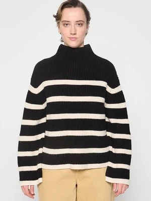 Sweter & Other Stories