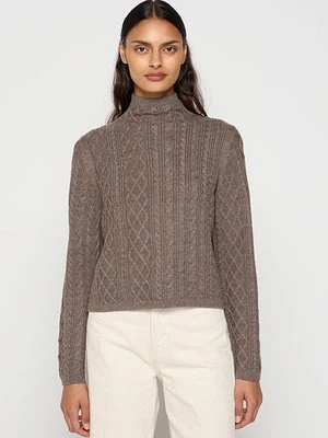 Sweter & Other Stories