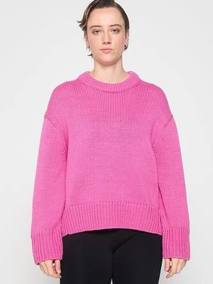 Sweter & Other Stories