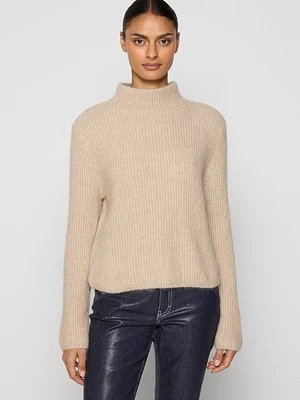 Sweter & Other Stories