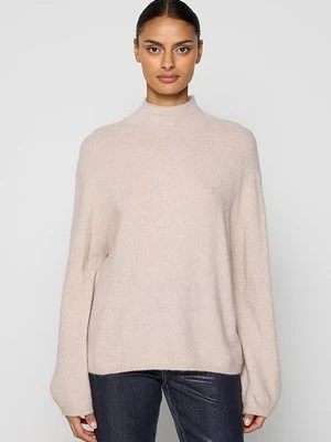 Sweter & Other Stories