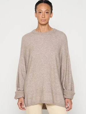 Sweter & Other Stories