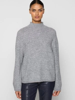 Sweter & Other Stories szary