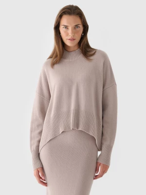 Sweter oversize wełniany damski Outhorn - beżowy