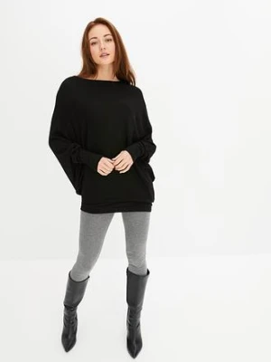 Sweter oversize z asymetrycznym dołem bonprix