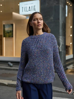 Sweter ozdobiony kolorową nitką granatowy Moodo