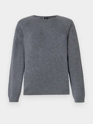 Sweter Pieces