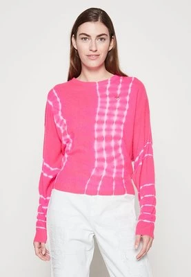 Sweter pinko