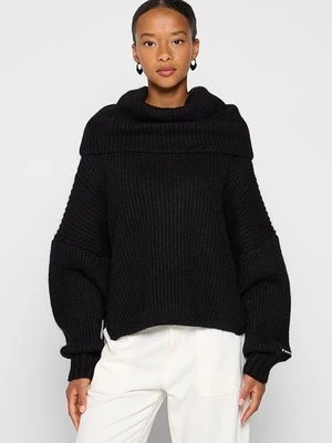 Sweter pinko