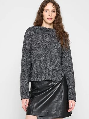 Sweter pinko