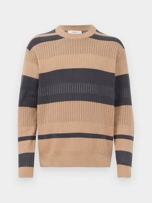 Sweter Selected