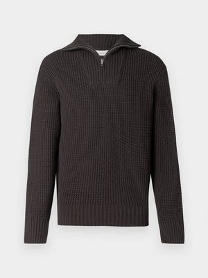 Sweter Selected