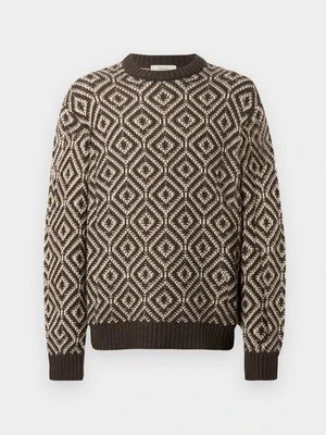 Sweter Selected