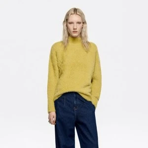 Sweter sztuczne futerko zabudowany dekolt musztardowy BIMBA Y LOLA