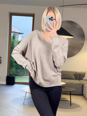 Sweter Taupe Pull V ClothStore