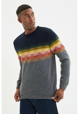 Sweter Trendyol