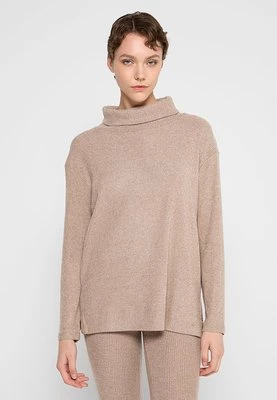 Sweter Triumph