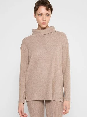 Sweter Triumph
