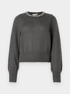 Sweter Vila