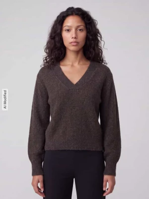 sweter w kroju regular fit z dodatkiem wełny model 'BOOM' Vero Moda Czekoladowy