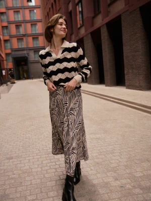 Sweter z kołnierzykiem beżowy Moodo