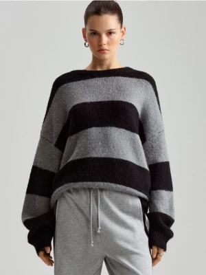 Sweter w paski o kroju oversize z obniżoną linią ramion House