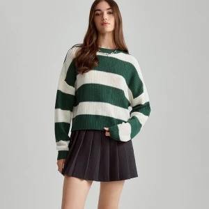 Sweter w zielone paski o luźnym kroju z obniżoną linią ramion House