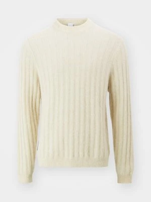 Sweter Won Hundred
