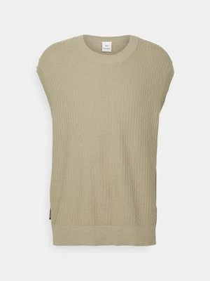 Sweter Won Hundred