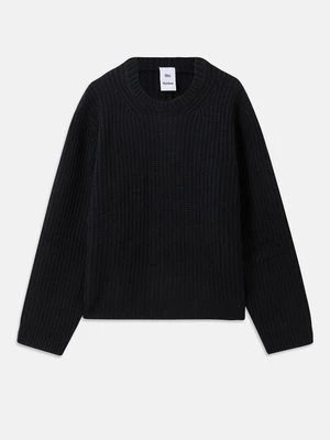 Sweter Won Hundred